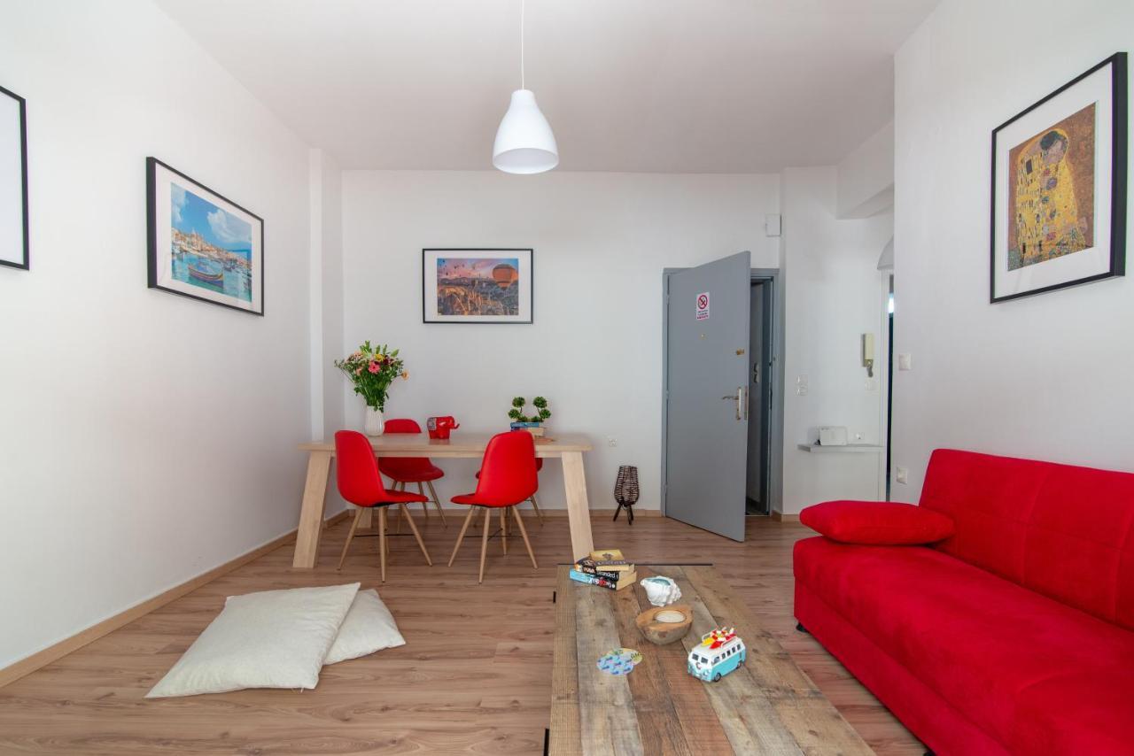 Modern Renovated Apt Next To The Beachfront イラクリオン エクステリア 写真